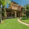 Villa YENMOZ en exclusivité avec piscine privée dans la Palmeraie