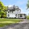 Balmoral Hot Tub Holiday Home
