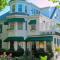 Harbour Towne Inn on the Waterfront - Boothbay Harbor