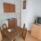 Apartments Maric with parking