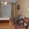 Land Hotel