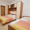 Studio Promajna 2592a