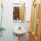 Private room, international area, near Airport