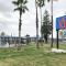 Motel 6 Visalia