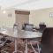 Super 8 by Wyndham Brandon MB