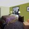 Super 8 by Wyndham Corpus Christi Northwest