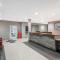 Super 8 by Wyndham Mont Laurier