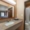 Super 8 by Wyndham Karnes City