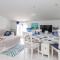 Blue Sea Apartment by Locap Group - 皮兰