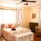 Candlebay Inn