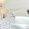 BBHOME Trastevere station white chic apartment