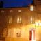 La Porte Rouge - The Red Door Inn