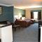 Red River Inn and Suites