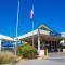 Best Western Plus Yacht Harbor Inn