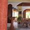 Perros Hotel