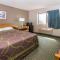 Super 8 by Wyndham St. Charles - Saint Charles