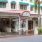 Macrossan House Boutique Holiday Apartments - Port Douglas