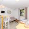 Apartment Hello Love - Split
