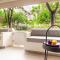 Sweet Suite Flora in Vouliagmeni