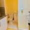 Ensuite Apartment with small Kitchenette, Private Bathroom and Parking
