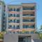 Huge CBD Top Floor Apartment with Breath Taking Views!