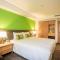 Green World Triple Beds