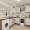 Large Cosy House Ideal for Corporate Lets - Andover