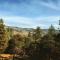 Mountain Trail Lodge and Vacation Rentals - Oakhurst