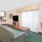 Hawthorn Extended Stay Hotel by Wyndham-Green Bay