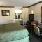 Clairmont Inn & Suites - Warren