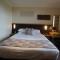 Damon’s Hotel