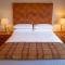 Lydons Lodge Hotel - كونغ