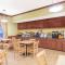 Hawthorn Suites by Wyndham Corpus Christi/Padre Isle