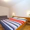 Apartments and rooms Novigrad 1624 - نوفيغراد استريا
