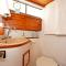 Maine Bed & Boat, Nebi