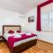 Aqua Breeze Apartments