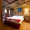 L Aroula Rooms & Restaurant