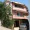 Apartments by the sea Promajna, Makarska - 2673