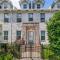 Spacious Loft-Style 3BR Townhouse by Hosteeva