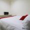 RedDoorz Plus near Mall Ciputra Jakarta