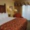 Pikes Waterfront Lodge