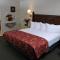 Pikes Waterfront Lodge