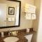 Budget Host Inn & Suites