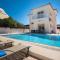 Nissi Villa Crystal