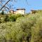 Antica casa in collina con vasta terrazza e panorama sul mare