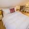 Sea View Holiday Flat - Covehurst Bay