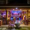 Coral Sands Hotel