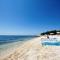 Molo Beach Apartments