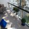 Charming Pine View Apartment