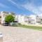 Apartment and Rooms Artina
